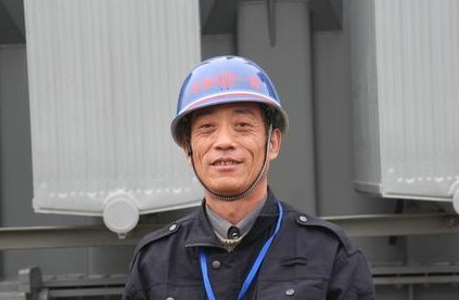 包起帆——全国劳动模范,全国五一劳动奖章获得者马恩华——全国劳动